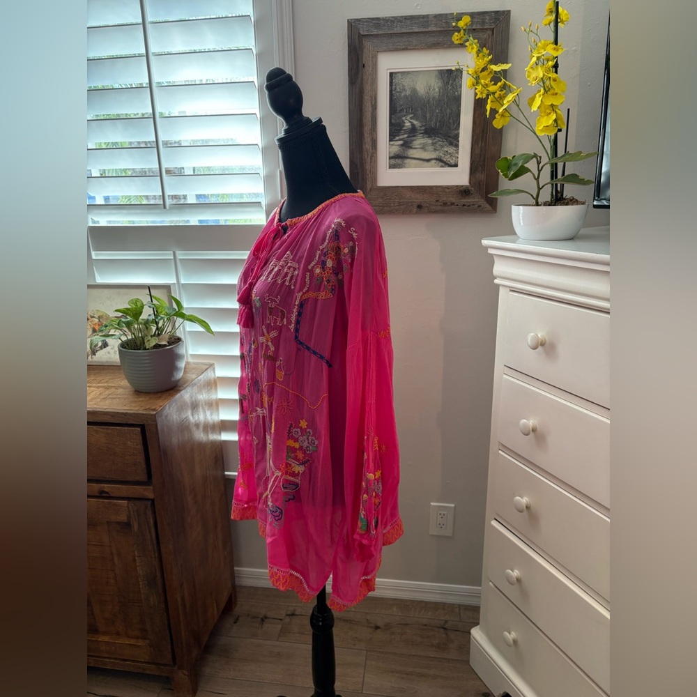 Johnny Was
ZADONIA BLOUSE, 2X - Picture 5 of 11